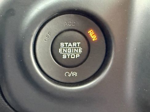 Used 2019 Jeep Wrangler Unlimited Sahara w/ Cold Weather Group image 29