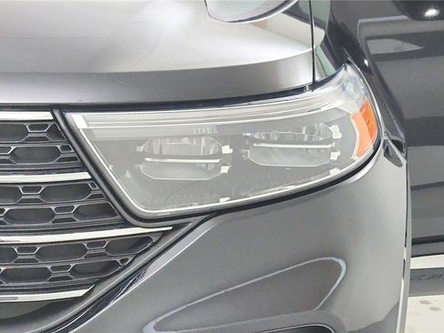 Used 2023 Ford Explorer XLT image 18