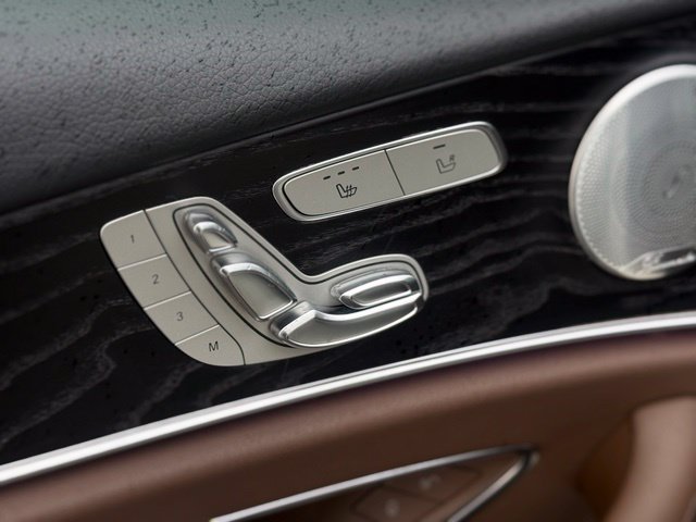 Used 2018 Mercedes-Benz E 300 4MATIC image 13