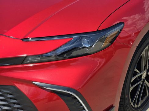 New 2026 Toyota Camry SE FWD image 5