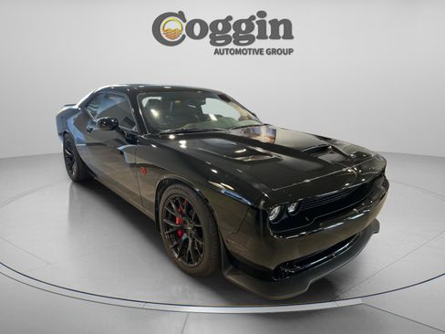 Used 2016 Dodge Challenger SRT Hellcat image 10