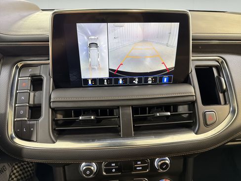 Used 2024 GMC Yukon AT4 w/ Technology Package AWD/4WD image 18