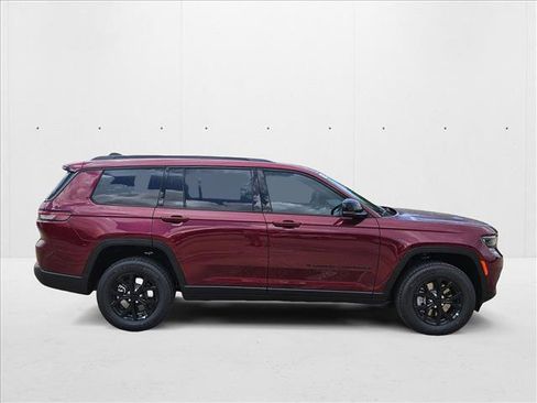 New 2025 Jeep Grand Cherokee L Altitude image 4