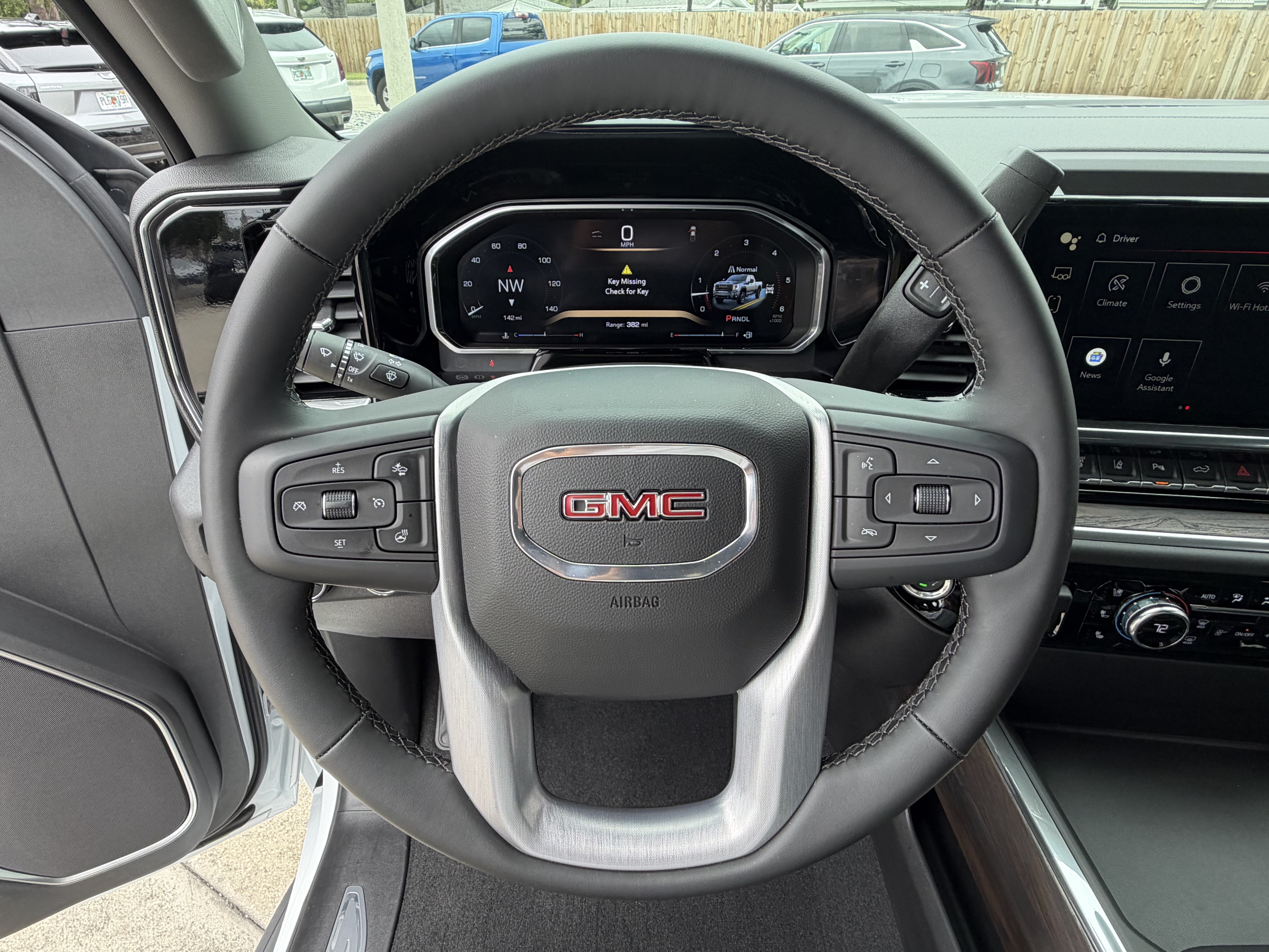 Used 2026 GMC Sierra 3500 SLT w/ SLT Convenience Package AWD/4WD image 28