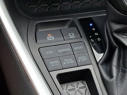 Used 2022 Toyota RAV4 XLE w/ Convenience Package AWD/4WD image 24