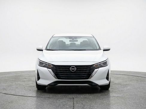 Used 2025 Nissan Sentra SV FWD image 2