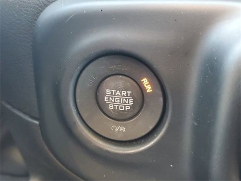 Used 2023 Jeep Wrangler Unlimited Sahara w/ Cold Weather Group image 25