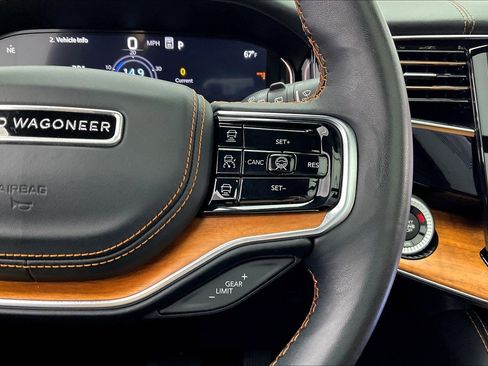 Used 2023 Jeep Grand Wagoneer Series III image 21