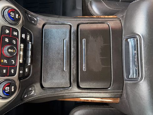 Used 2015 GMC Yukon Denali w/ Premium Package image 23