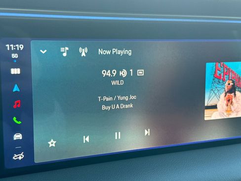 Certified 2025 Porsche Macan Electric image 22