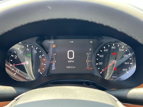 Used 2025 Jeep Compass Limited AWD/4WD image 17