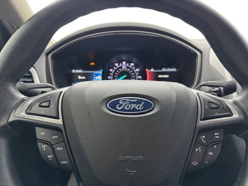Used 2018 Ford Fusion SE w/ Fusion SE Technology Package FWD image 14
