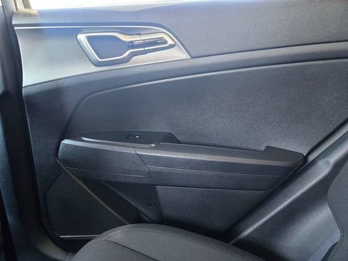 New 2027 Kia Sportage LX FWD image 6