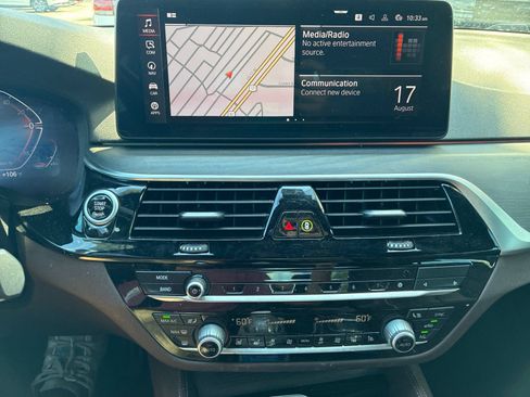 Used 2022 BMW 540i w/ M Sport Package RWD image 3