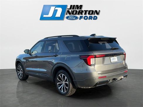 Used 2025 Ford Explorer ST-Line image 5