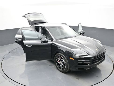 Certified 2026 Porsche Cayenne S image 33
