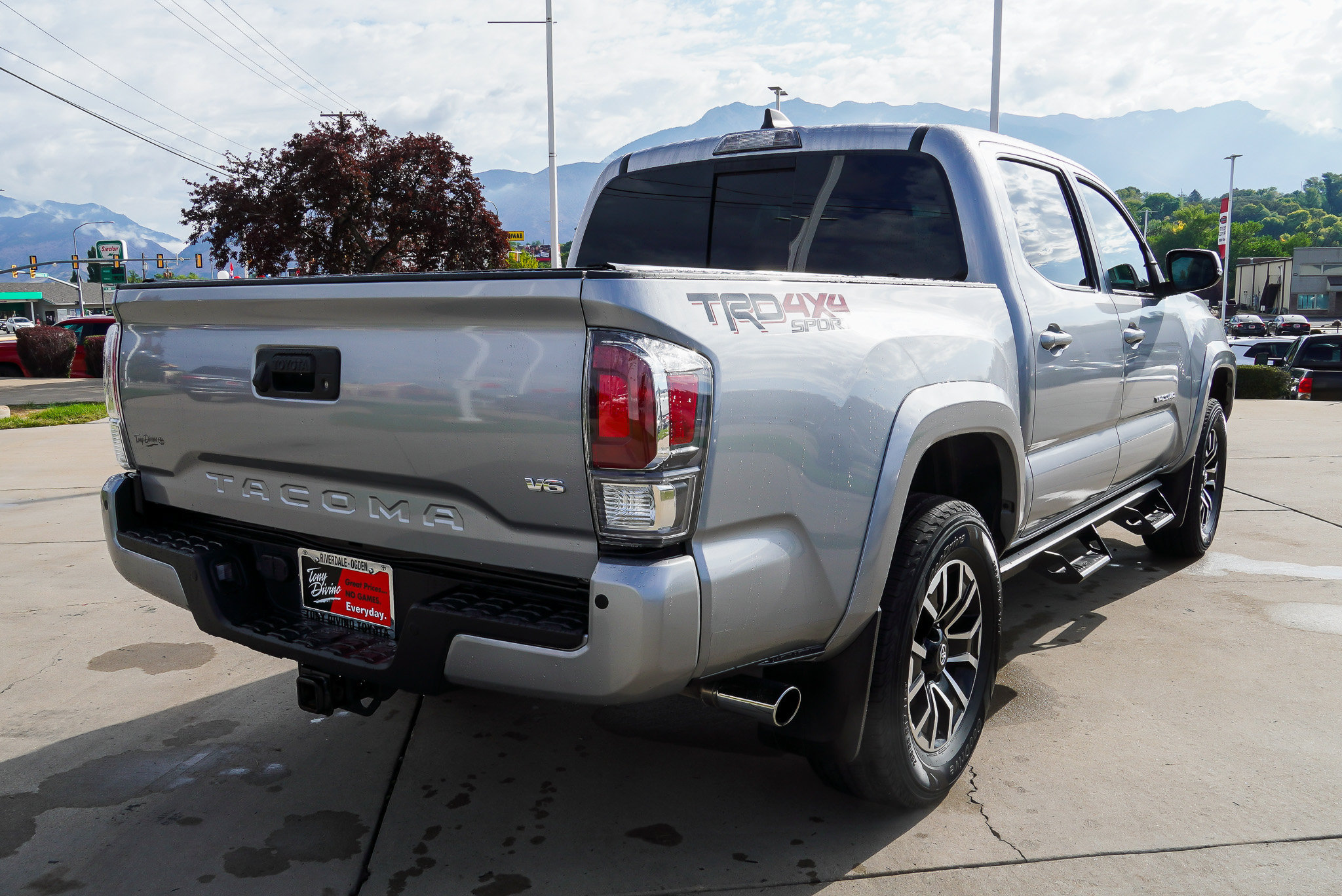 Certified 2021 Toyota Tacoma TRD Sport w/ Technology Package AWD/4WD image 8