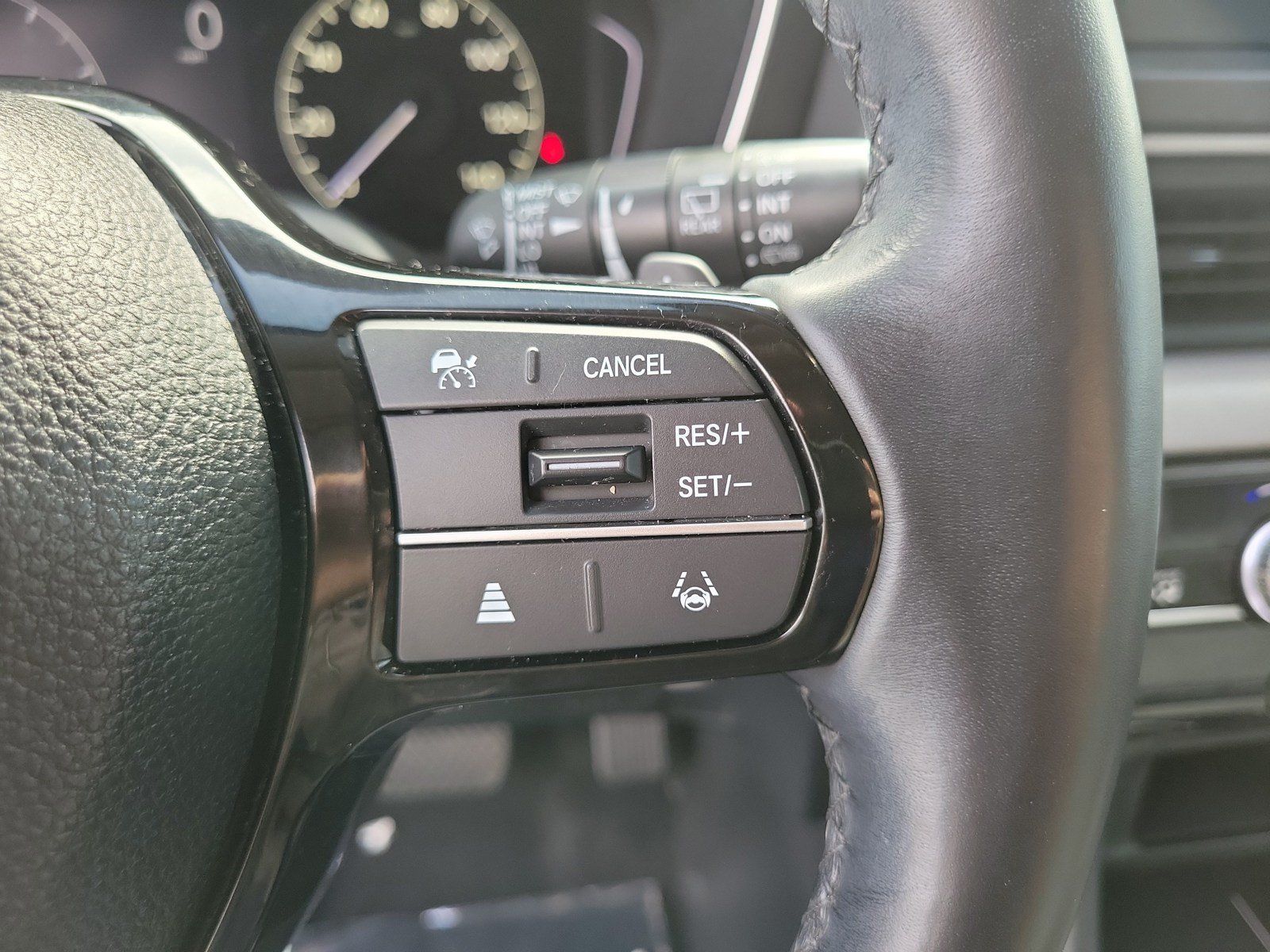 Used 2024 Honda Pilot Touring image 19