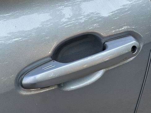 Used 2023 Toyota Highlander XSE image 38