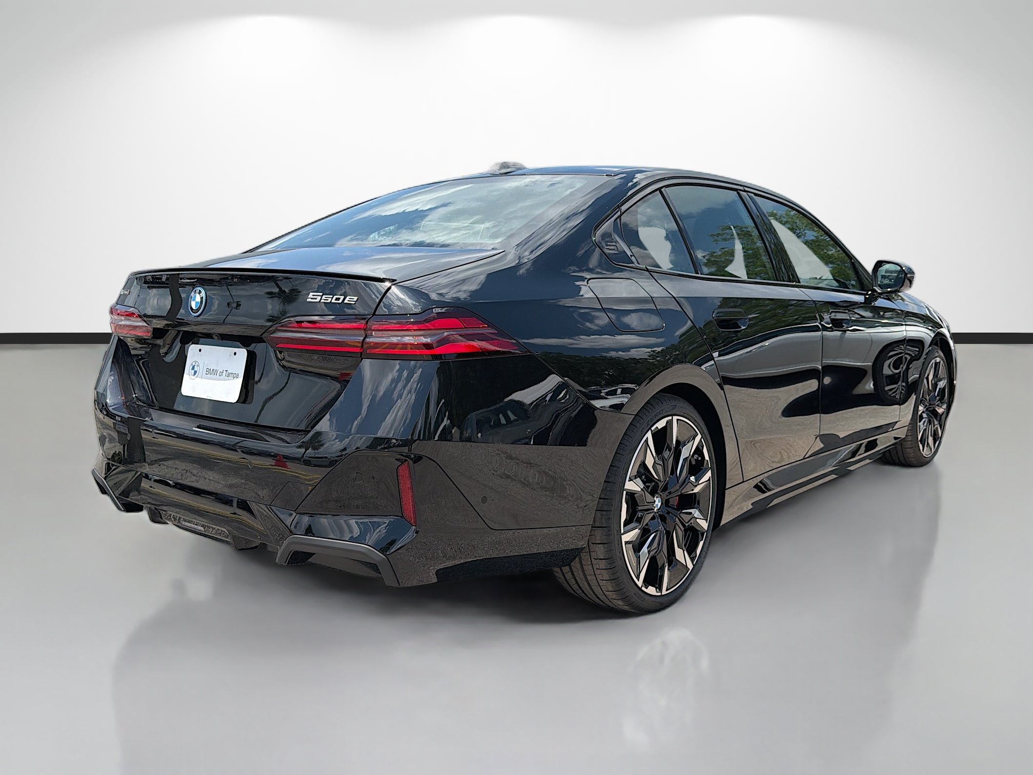 New 2027 BMW 550e xDrive w/ Executive Package AWD/4WD image 3