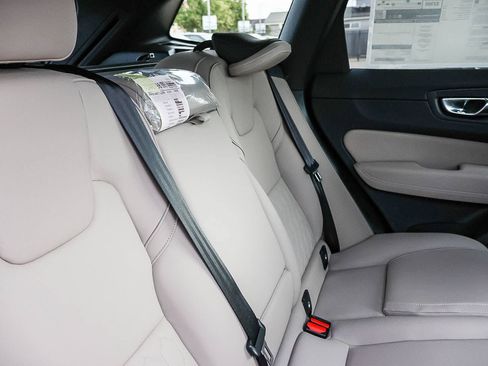 New 2027 Volvo XC60 B5 Plus AWD/4WD image 20