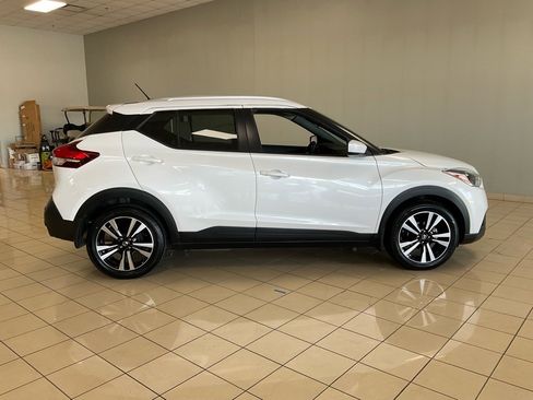 Used 2020 Nissan Kicks SV image 7