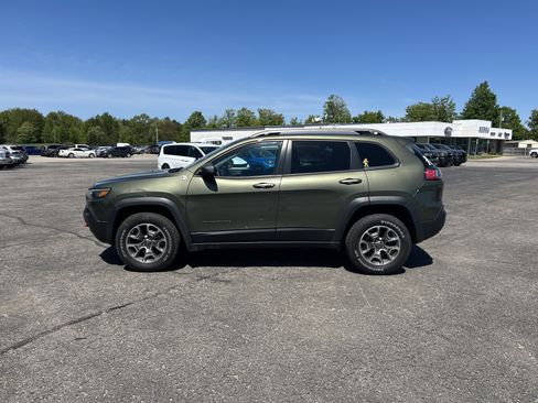 Used 2020 Jeep Cherokee Trailhawk w/ Cold Weather Group AWD/4WD image 8