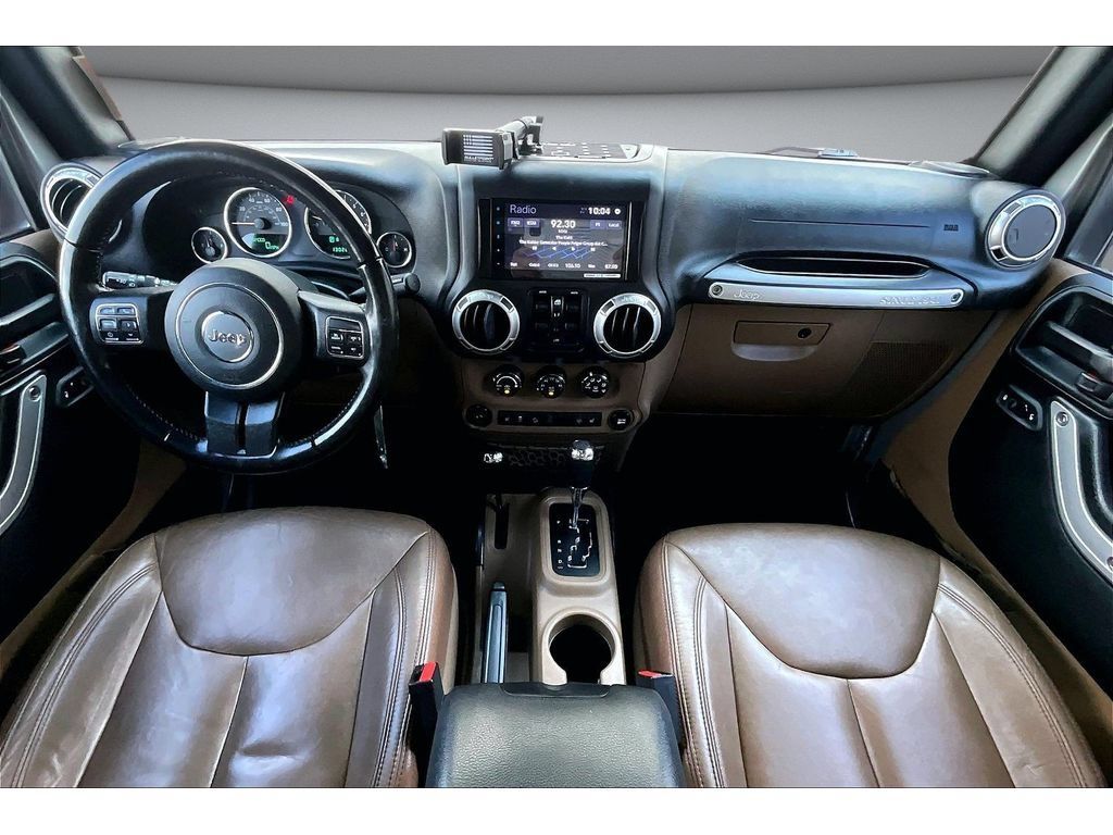 Used 2017 Jeep Wrangler Unlimited Rubicon w/ Connectivity Group AWD/4WD image 10