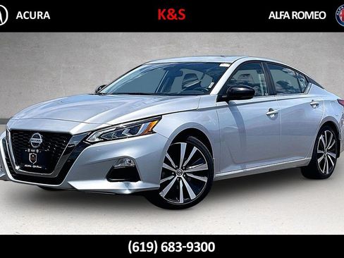 Used 2020 Nissan Altima 2.5 SR w/ Premium Package FWD image 1