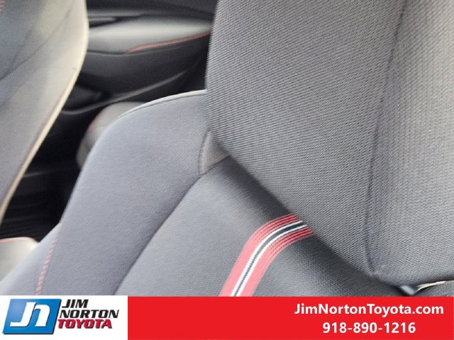 Used 2025 Toyota Corolla SE w/ SE Premium Package FWD image 16