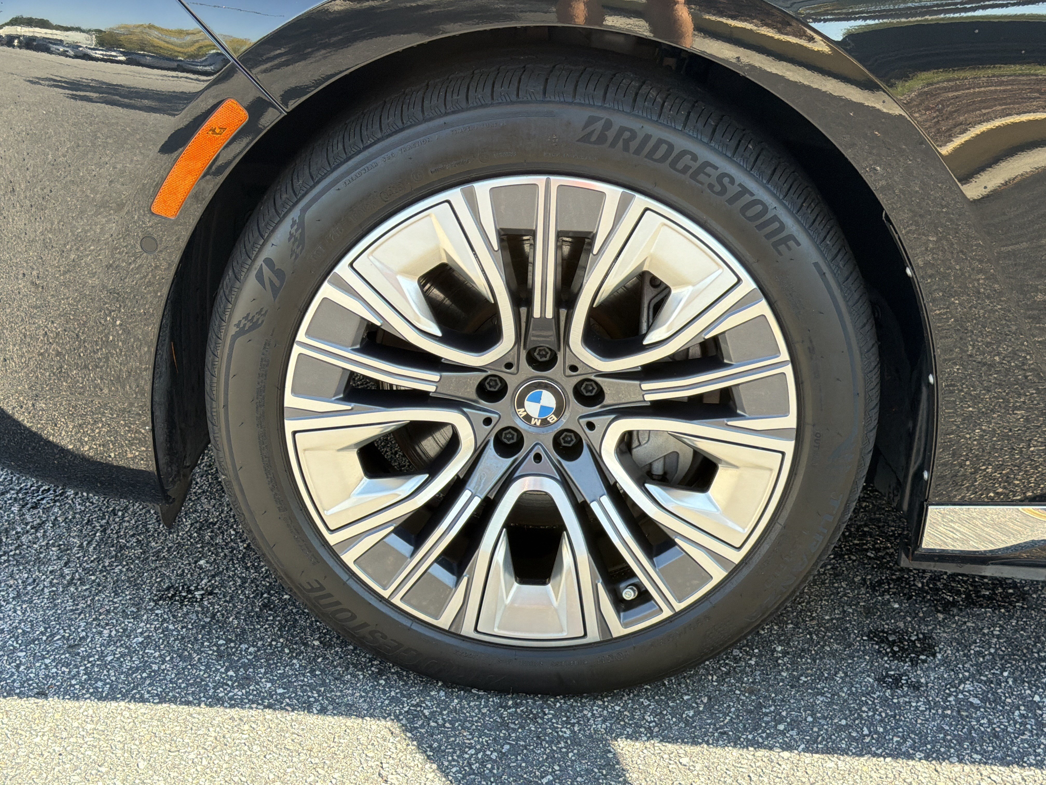 Certified 2024 BMW i7 xDrive60 AWD/4WD image 28