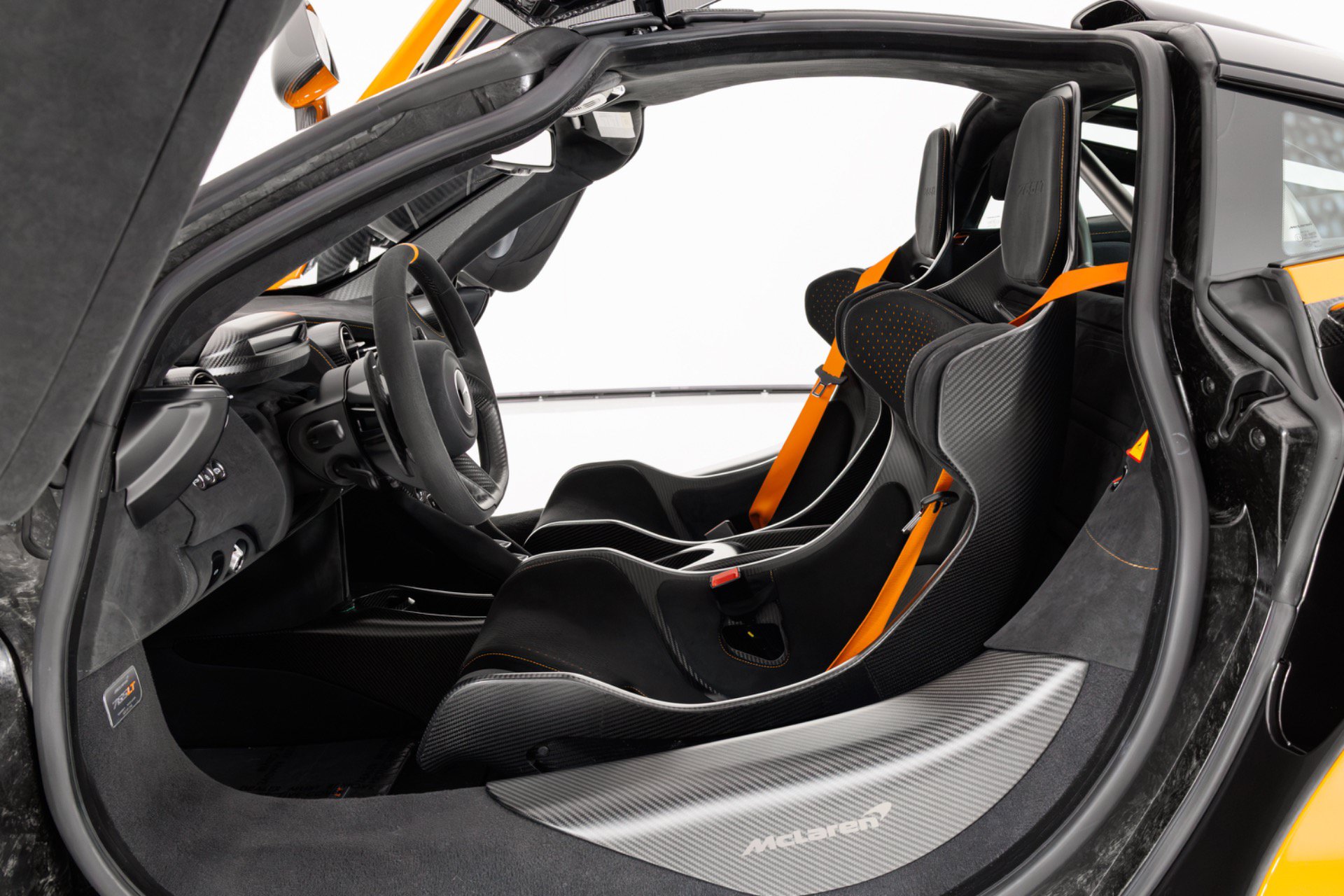 Used 2021 McLaren 765LT RWD image 17