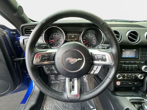 Used 2016 Ford Mustang Coupe RWD image 16