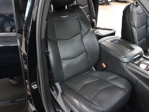 Used 2020 Cadillac Escalade ESV Platinum w/ Escalade Sport Edition image 12