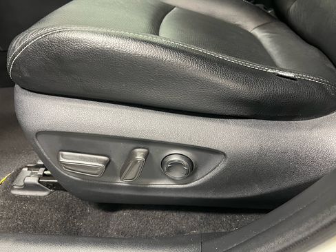 Used 2020 Toyota RAV4 XLE w/ Convenience Package image 6