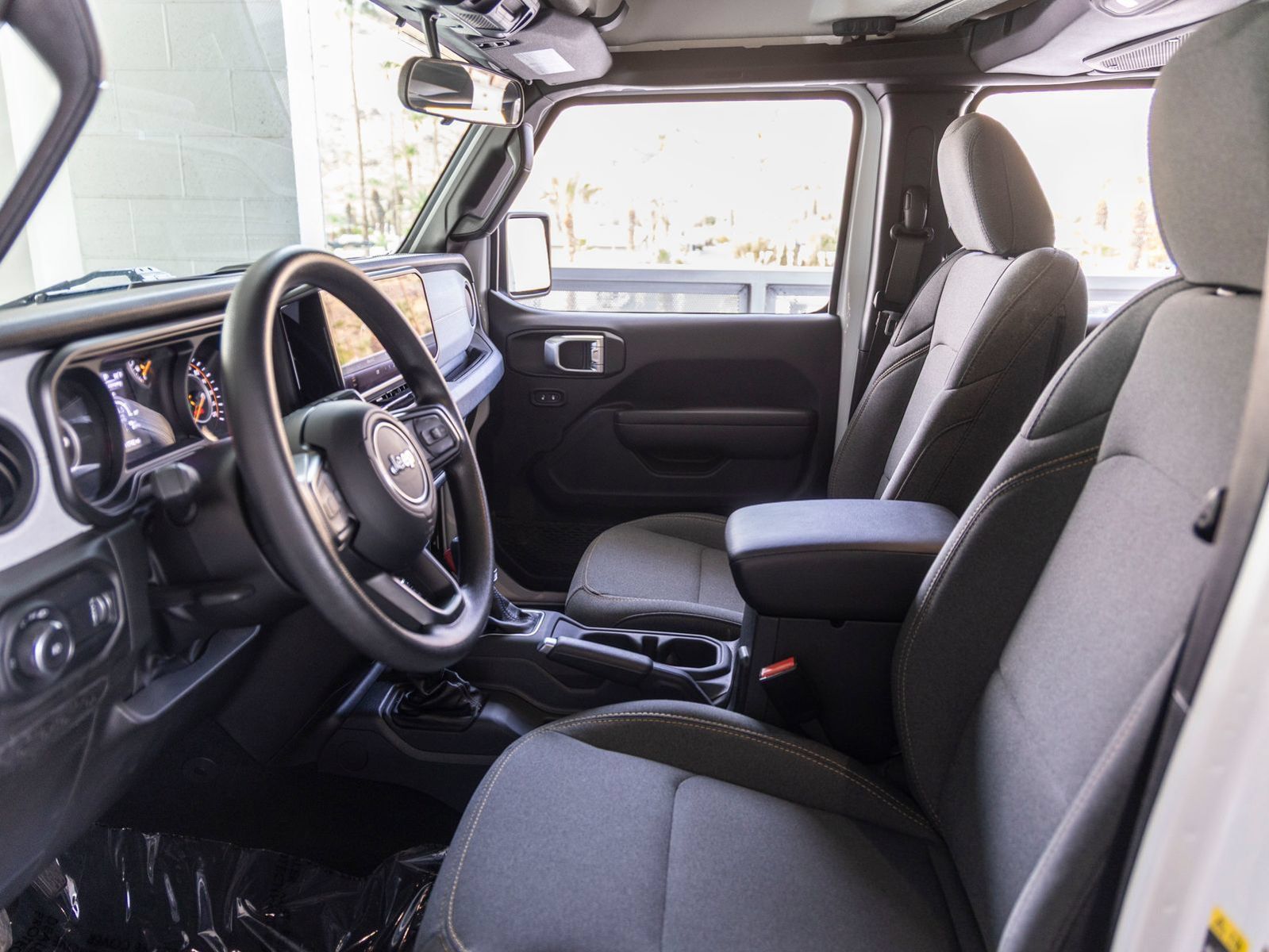 Used 2025 Jeep Wrangler Unlimited Sport AWD/4WD image 17