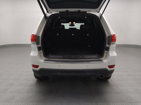 Used 2018 Jeep Grand Cherokee Limited image 29