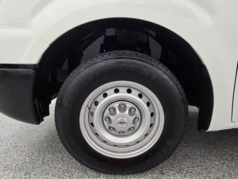 Used 2021 Nissan NV 2500 S image 22