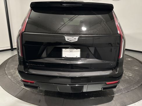 Used 2023 Cadillac Escalade ESV Sport w/ LPO, ONYX Package AWD/4WD image 9