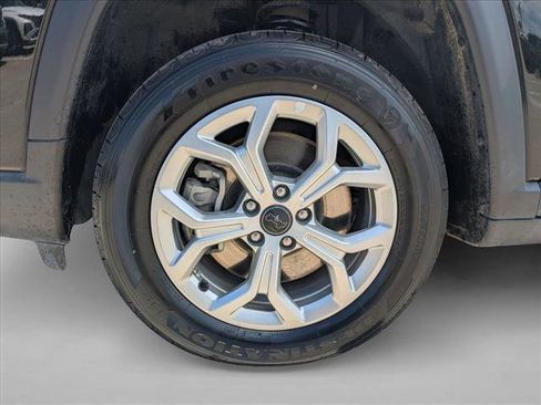 Used 2025 Jeep Compass Latitude w/ Sun & Sound Group AWD/4WD image 23
