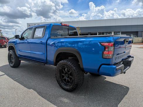 Used 2025 Nissan Frontier SL AWD/4WD image 6