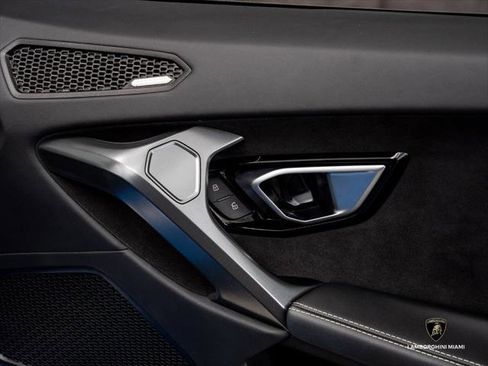 Used 2023 Lamborghini Huracan EVO RWD image 37