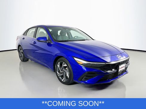 Used 2024 Hyundai Elantra SEL w/ Convenience Package FWD image 3