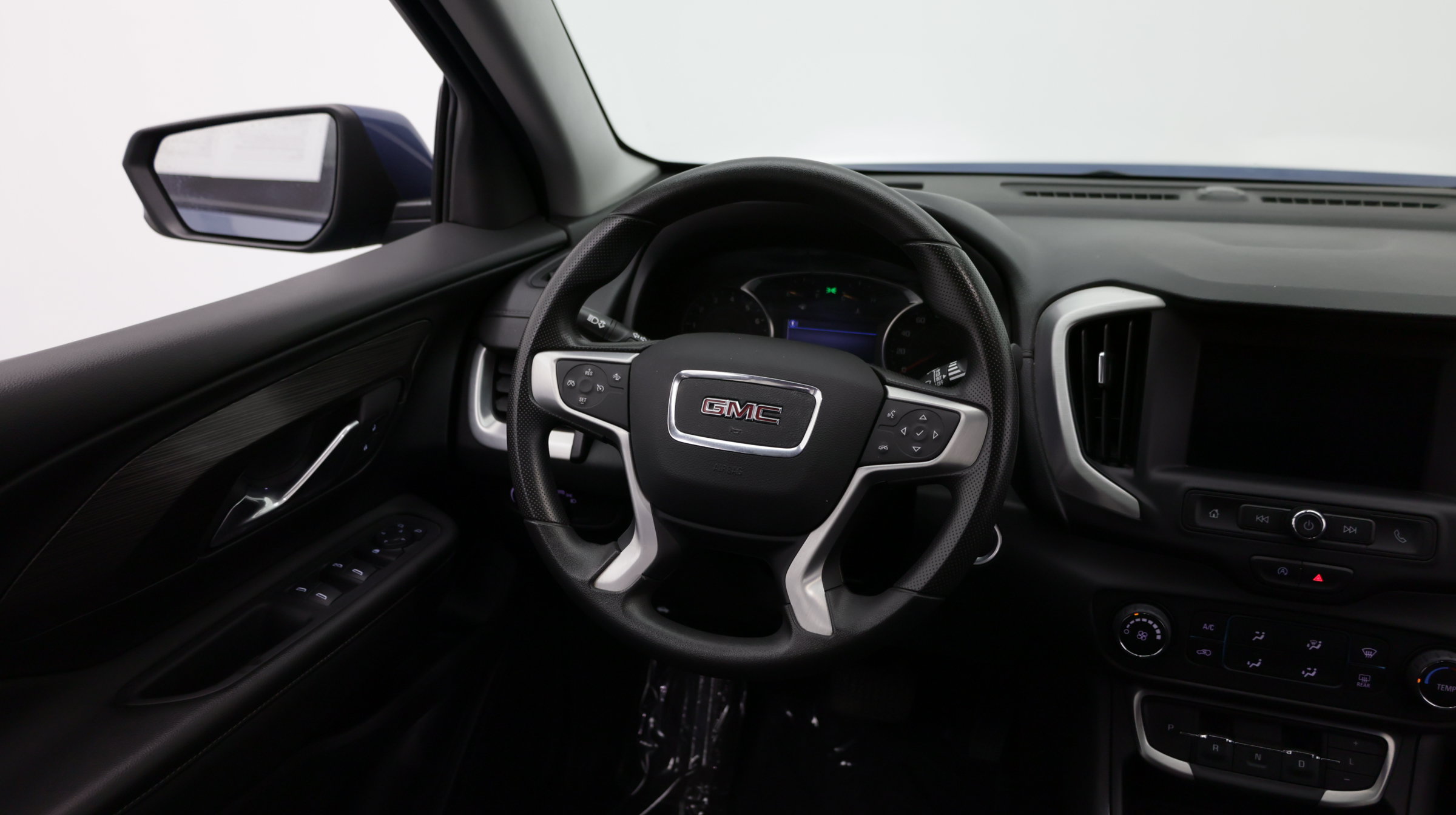 Used 2024 GMC Terrain SLE FWD image 29
