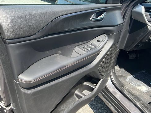 New 2025 Jeep Grand Cherokee L Altitude image 14