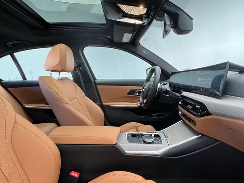 Certified 2025 BMW 330i Sedan image 6