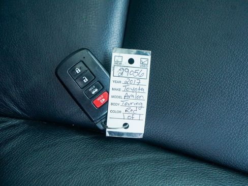 Used 2017 Toyota Avalon Touring image 35