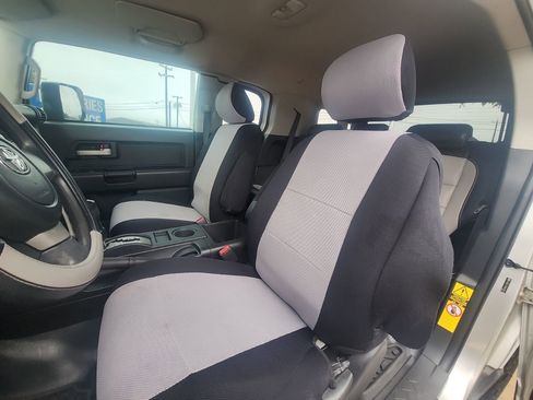 Used 2008 Toyota FJ Cruiser 4WD image 11