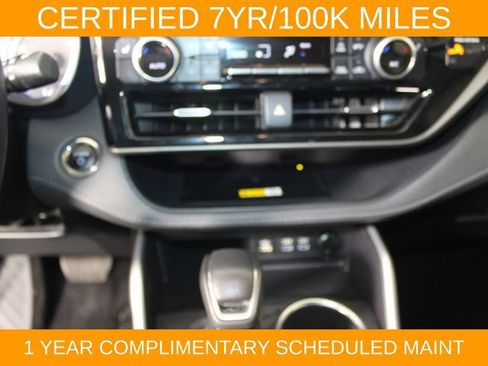 Used 2023 Toyota Highlander XLE AWD/4WD image 28
