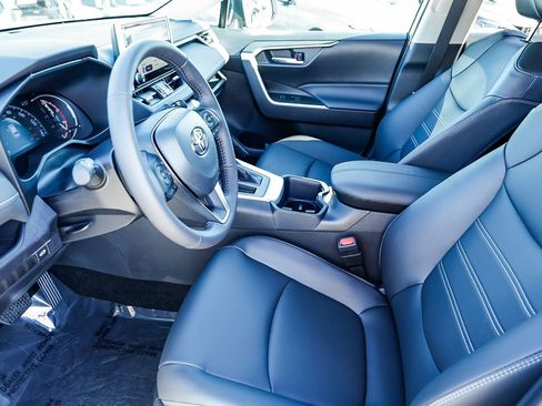 Used 2025 Toyota RAV4 XLE Premium FWD image 19